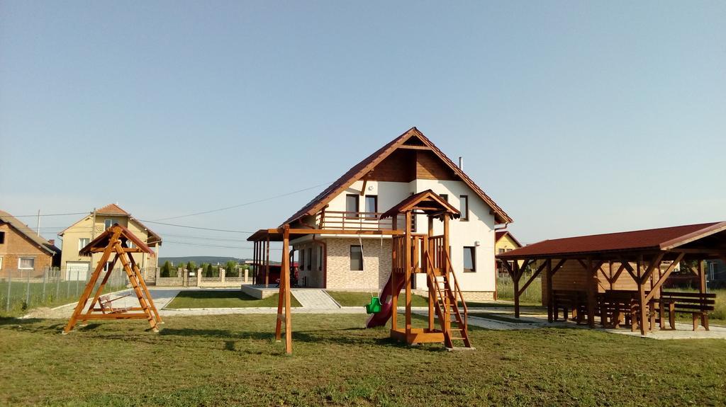 Pensiunea Soli Deo Gloria Sarmasag Экстерьер фото
